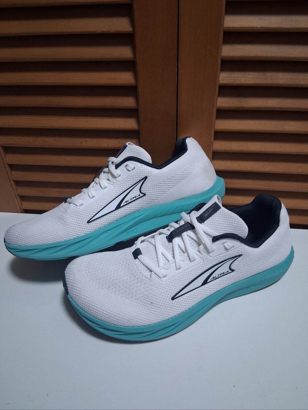 Altra Escalante 4 Womens 9 Zero Drop Lightweight Road Running Shoes White Blue